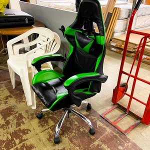 Lote siguiente: Silla Gamer Ergonómica Negra y Verde