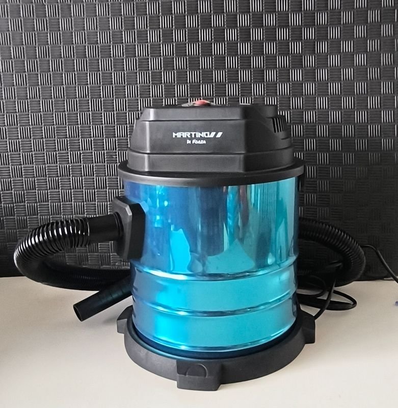 Aspiradora Martino Di Forza 20 Litros para Agua y Polvo