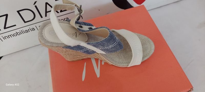 Calzado de mujer en excelente condición - imagen 3
