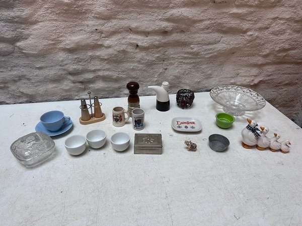 Lote Variado: Caramelera, Salero, Pimentero, Tazas, Adornos y Más - imagen 1