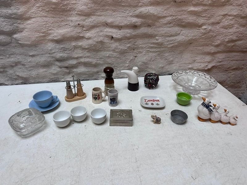 Lote Variado: Caramelera, Salero, Pimentero, Tazas, Adornos y Más