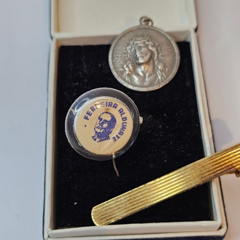 Medalla y Pin de Wilson Ferreira Aldunate - imagen 2