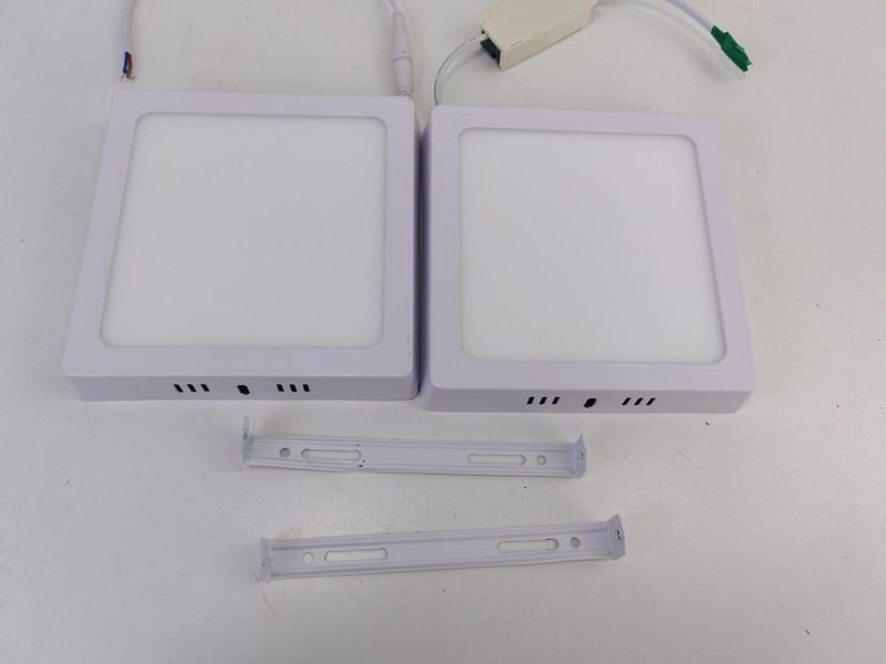 Lote siguiente: Dos Luces De Empotrar - Luces LED para Instalación