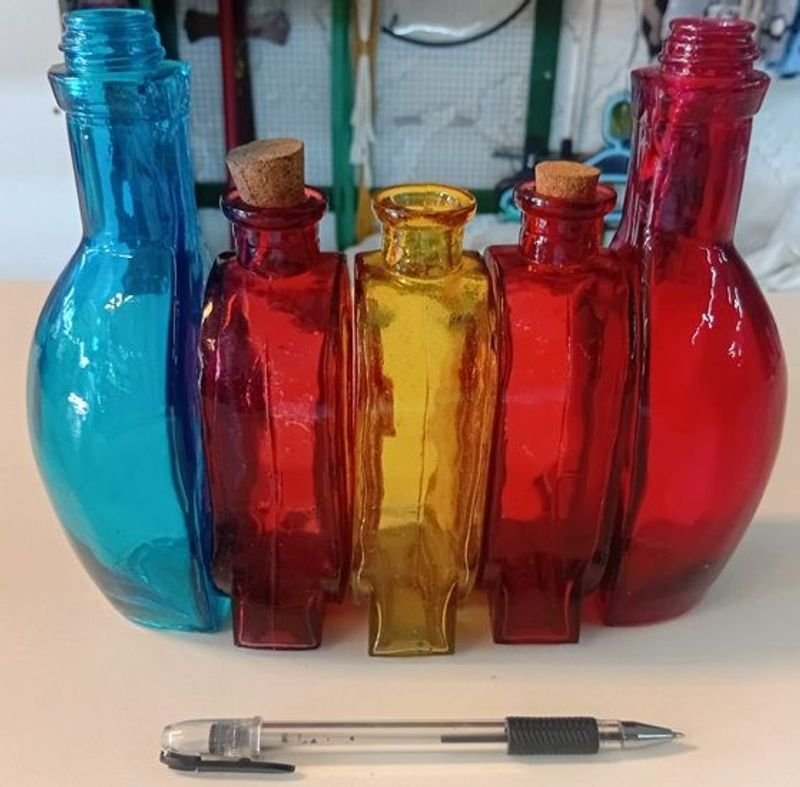 Lote anterior: Colección de Botellas de Vidrio Coloridas