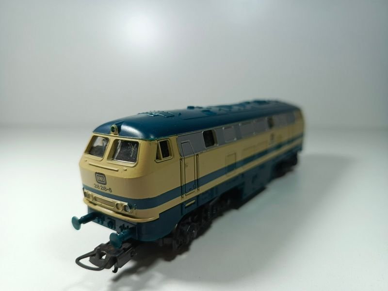 Locomotora motorizada Brawa BR 218 218-6 en escala HO - imagen 2