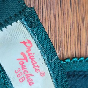 Conjunto Íntimo Femenino Terciopelo Verde y Otros Soutienes y Bombachas - imagen 4