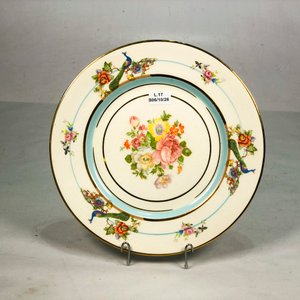 Plato de Porcelana Inglesa Myott Floral con Pavos Reales y Borde Dorado - imagen 2
