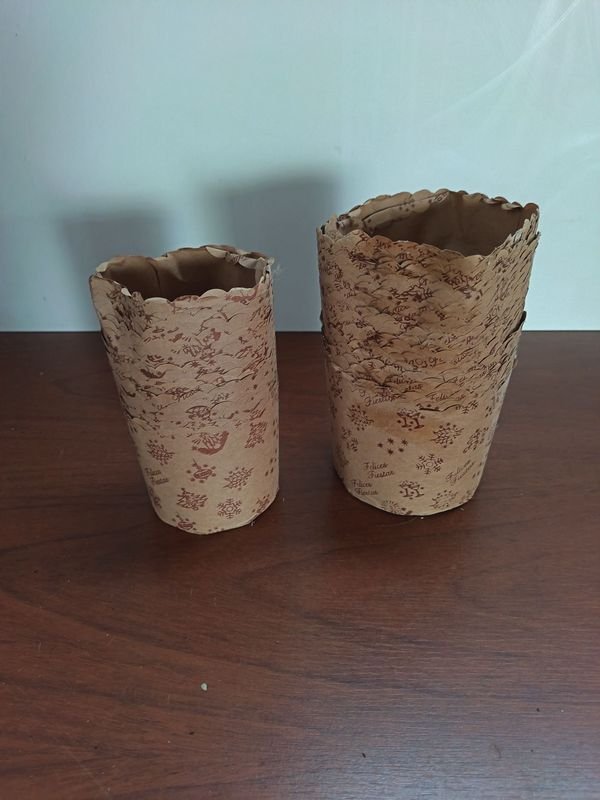 Lote de Moldes de Papel para Pan Dulce Navideño - imagen 1