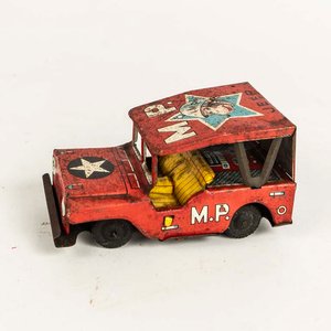 Jeep de chapa litografiada made in Japan - Medidas: 9cm - imagen 2
