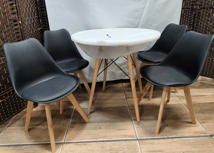 Juego de comedor Eames mesa laqueada blanca con sillas - imagen 3