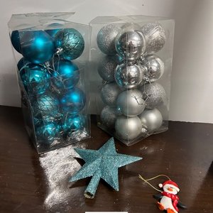 Árbol de Navidad con Adornos Nuevos en Caja - imagen 3