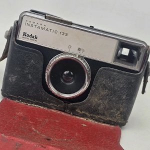 Cámara Kodak Instamatic 133 con Estuche - imagen 2
