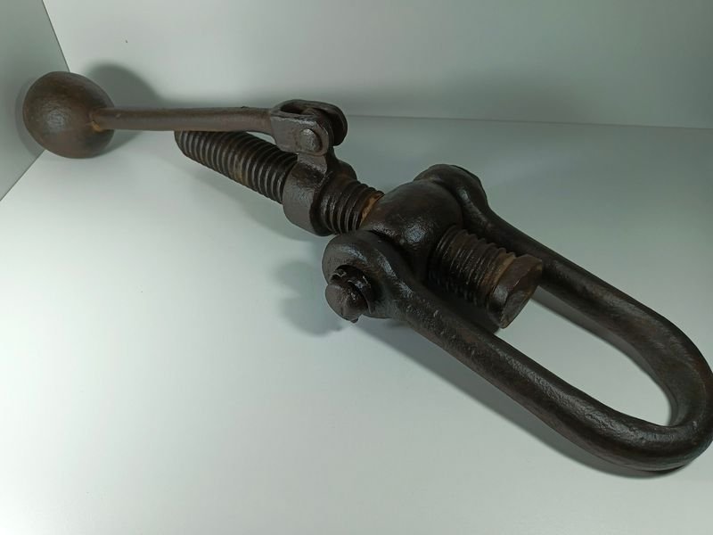 Antiguo enganche de hierro macizo para vagones de carga - imagen 2