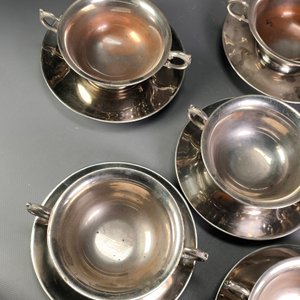 Juego de 6 Tazas para Consomé con Platos en Plateado - imagen 4