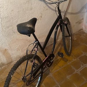 Lote siguiente: Bicicleta Clásica Rodado 26 Negra