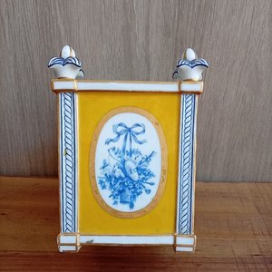 Lote siguiente: Jardinera Sèvres Francesa Luis XVI Porcelana Pintada a Mano 1780