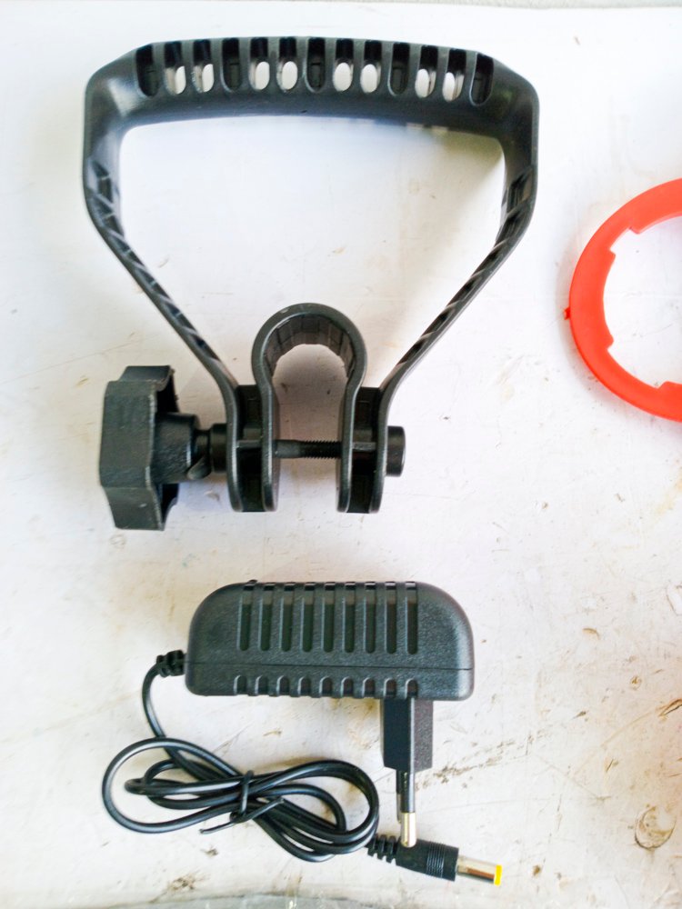Bordeadora recargable con cargador de batería - imagen 3