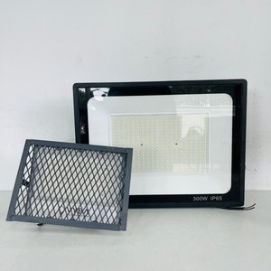 Lote anterior: Lote de 2 Focos LED 300W y 100W con Rejilla Protectora