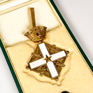 Condecoración Italiana Esmaltada con Corona y Estuche Original - imagen 3