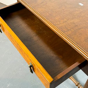 Mesa Inglesa de Madera de Raíz con Cajón y Patas Acanaladas - imagen 3