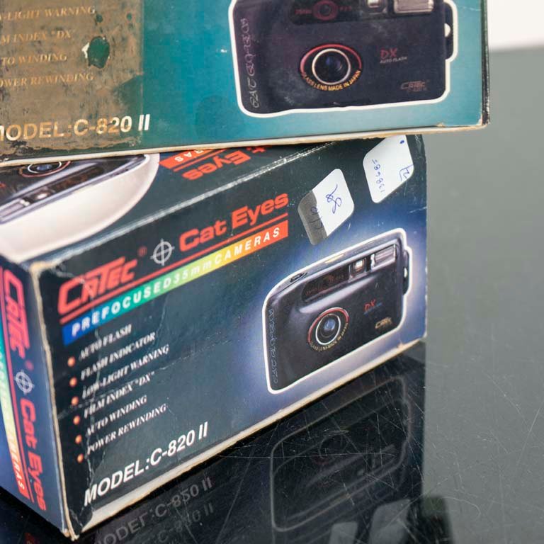 Dos cámaras de 35mm en caja, Casio C-820 II - imagen 2