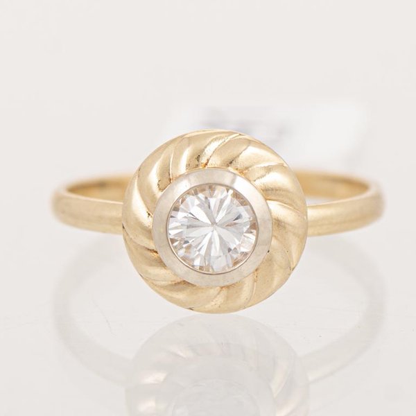 Anillo de Oro 18k con Circonia Central