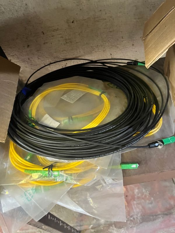 Cables y Accesorios Electrónicos - imagen 2
