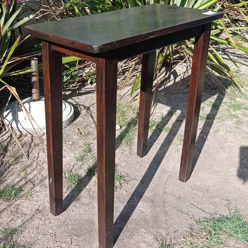 Mesa de madera en buen estado - imagen 3