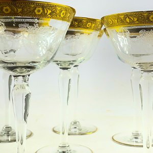 Juego de 7 Copas Hialinas con Guarda Dorada y Grabados - imagen 5