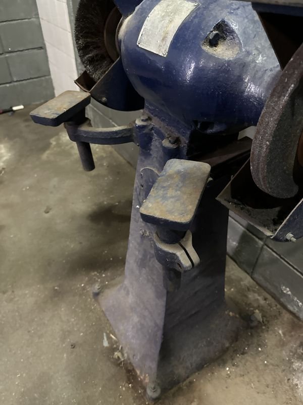 Lote siguiente: AMOLADORA DE PEDESTAL / ELECTRO ESMERIL INDUSTRIAL