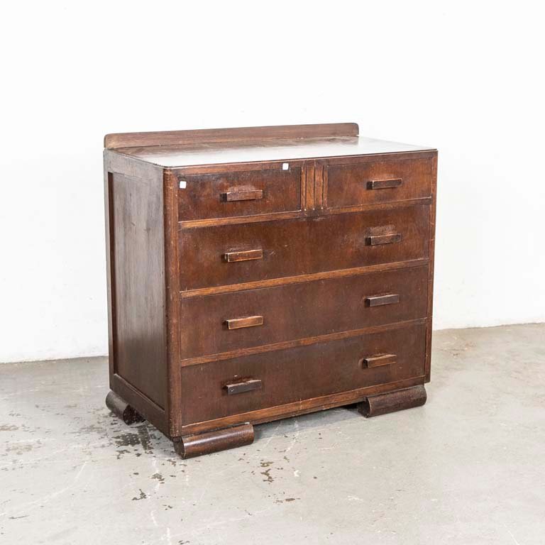 Lote anterior: Cómoda art decó de madera en estilo Art Deco