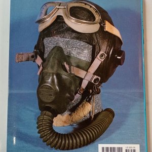 Libro "Gear Up! Flight Clothing & Equipment of USAAF Airmen in World War II" en tapa dura - imagen 4