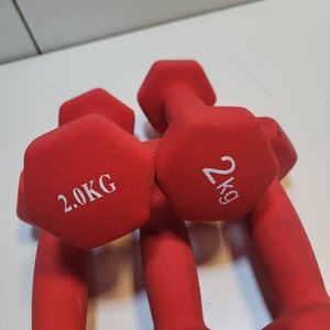 Juego de Mancuernas: 1 de 1kg Violeta y 5 de 2kg Rojas - imagen 8