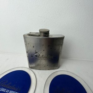 Petaca de Acero Inoxidable y 4 Posavasos Monograma Ballantine's - imagen 6