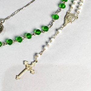 Dos Rosario y Cadena con Dije en Estuche - imagen 3