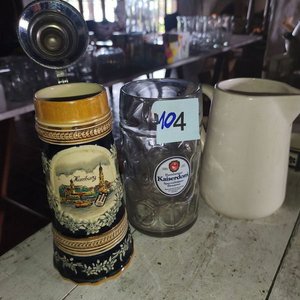 Jarra de cerámica coleccionable estilo bávaro y jarra de vidrio - imagen 1
