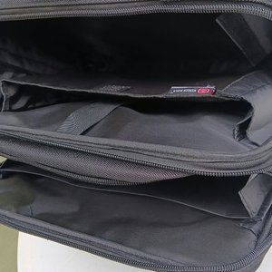 Bolso de Viaje Estilo Valija Negro con Ruedas y Mango Extensible - imagen 6