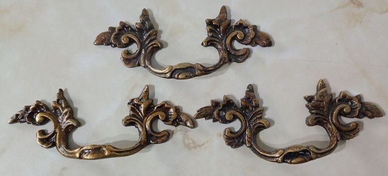 Juego de 4 Tiradores de Bronce Estilo Clásico para Muebles