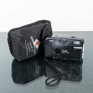 Lote siguiente: Cámara Kodak Star Focus Free con Estuche