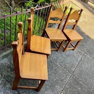 Juego de 4 Sillas Rústicas de Madera Maciza con Almohadones - imagen 4