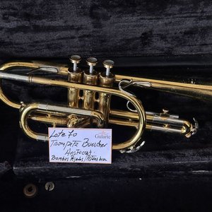 Lote siguiente: Trompeta Buescher Aristocrat Dorada con Estuche