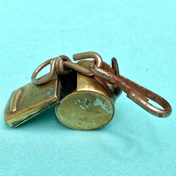 Antiguo silbato de bronce para venta - imagen 3