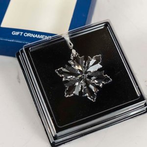 Estrella Navideña de Cristal Swarovski - Adorno Festivo - imagen 2
