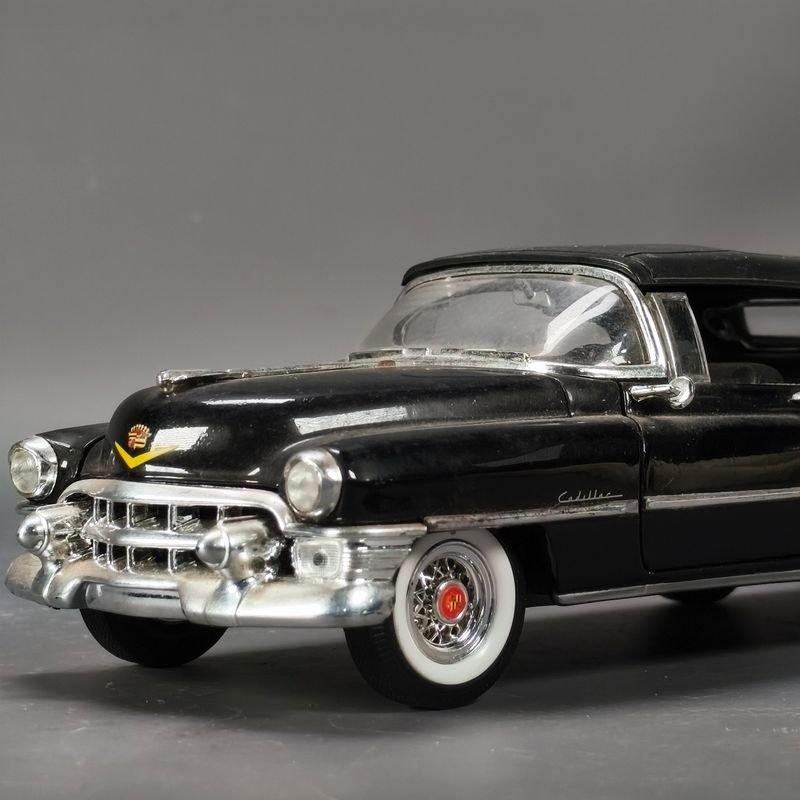 Modelo de Auto Cadillac El Dorado 1955 en Escala 1/24 en Metal - imagen 3