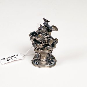 Sello de Plata Inglesa con San Jorge, 45 grs, 5 cm de Altura - imagen 2