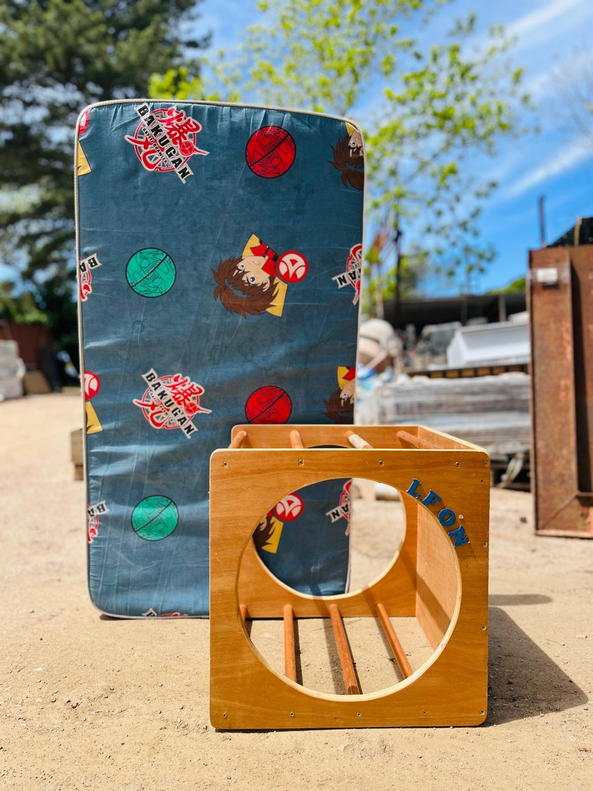 Cubo Plegable y Colchón para Cuna