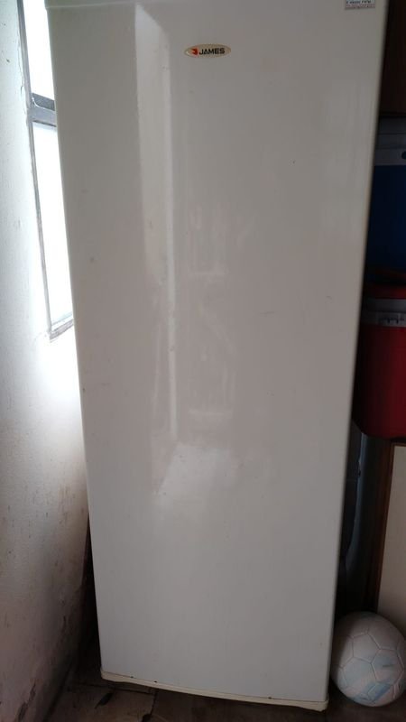 Heladera James Blanca de Gran Capacidad