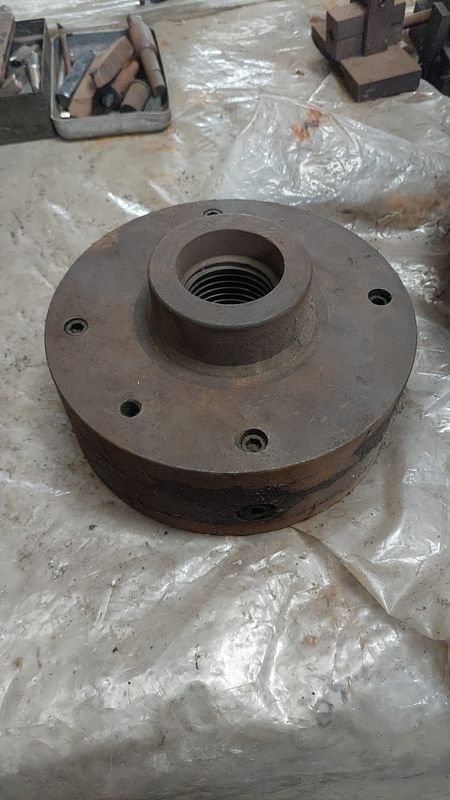 Plato imantado de metal con agujero en el centro - imagen 4