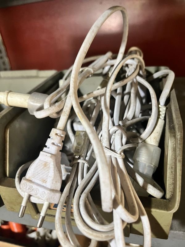 Plásticos y accesorios para venta en lote - imagen 5