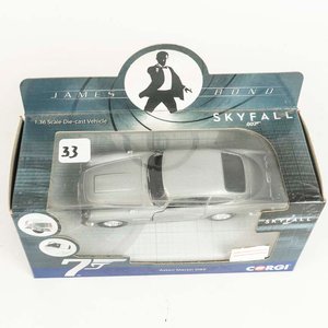 Auto Aston Martin DB5 de la película de James Bond Skyfall escala 1/36 colección Corgi, en su caja original. - imagen 2